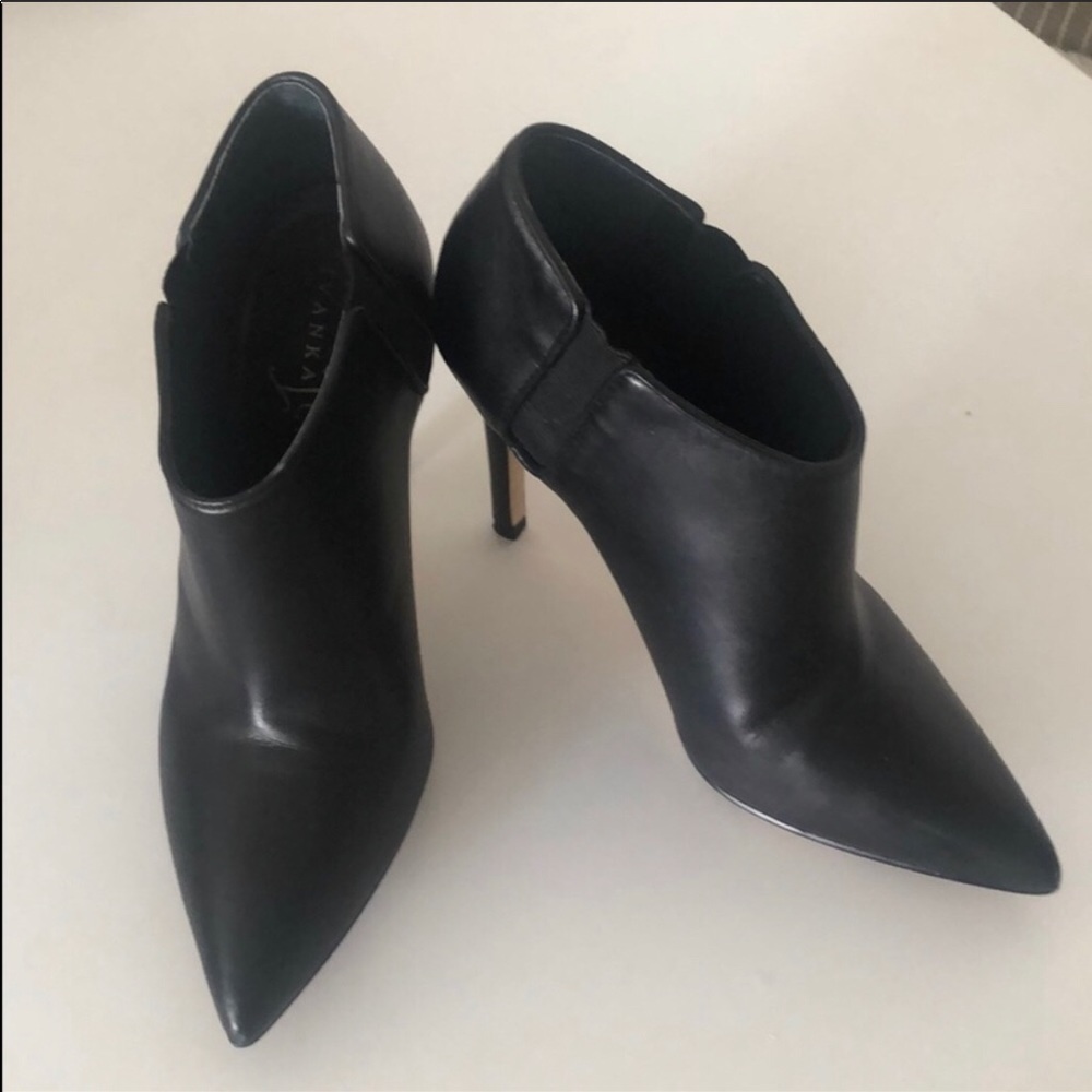 Ivanka Trump black pointy toe healed bootie